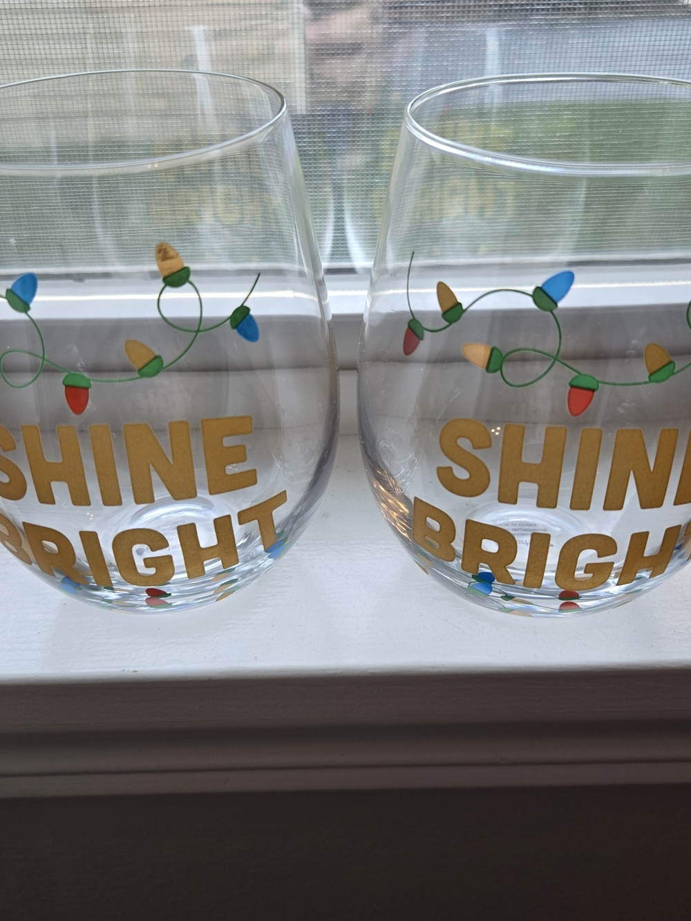 Pearhead Holiday Stemless Wine Glasses with Gold Lettering and Multicolor Lights